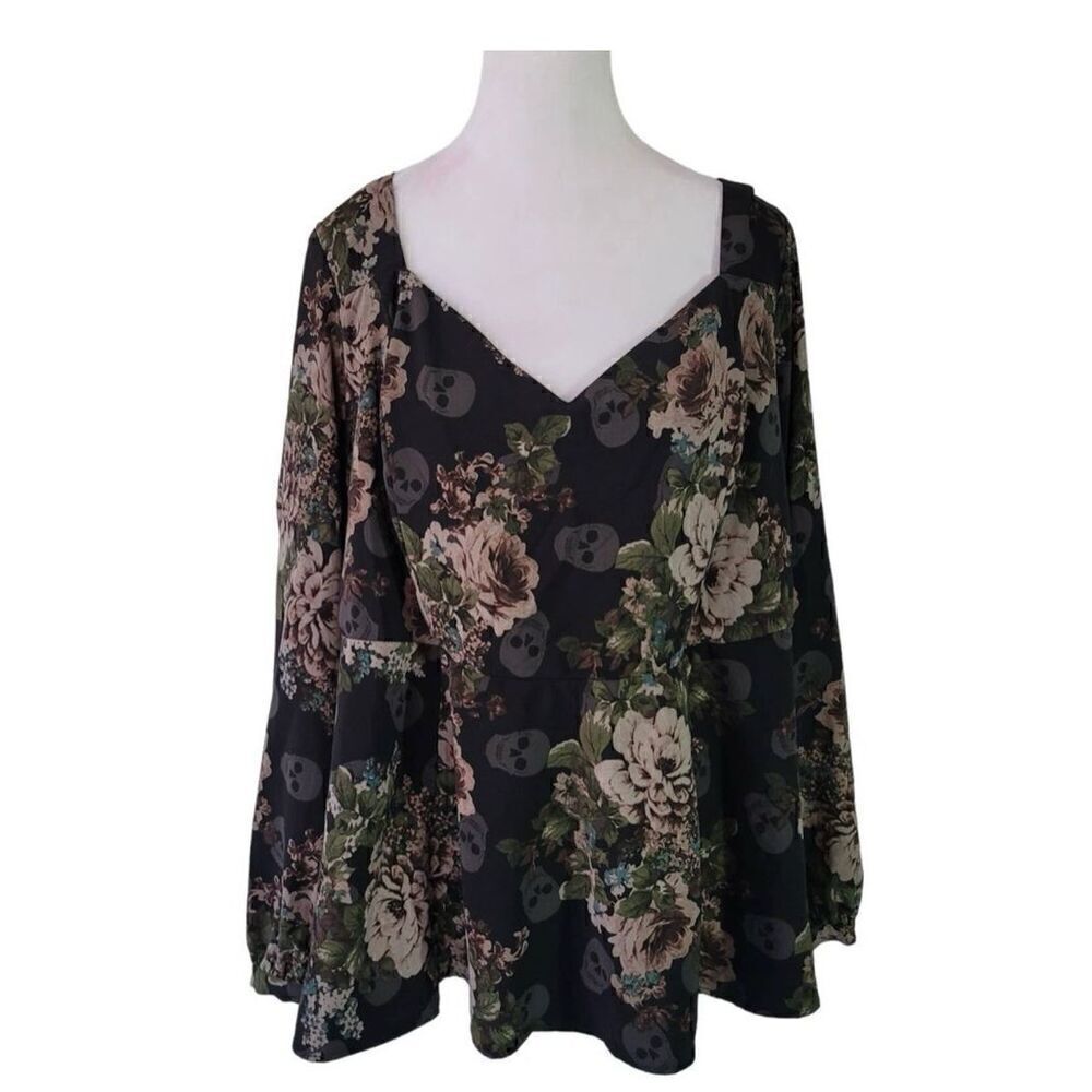 ❤️Torrid Peplum Crepe Sweetheart Neck Top